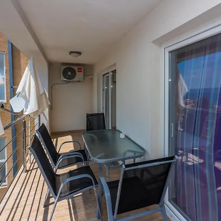 Abert Susi Novi Vinodolski