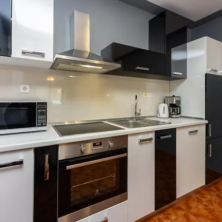 Abert Susi * 诺维·维诺多尔斯基