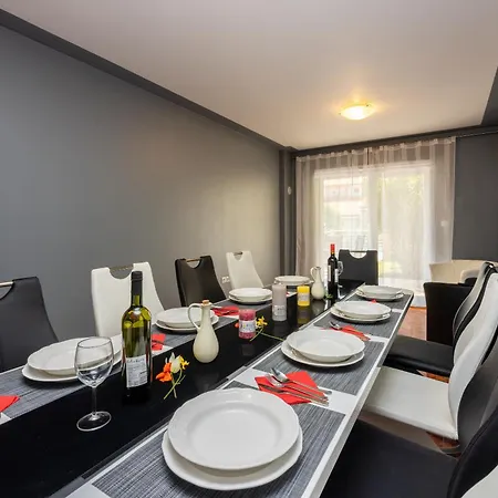 Abert Susi * 诺维·维诺多尔斯基