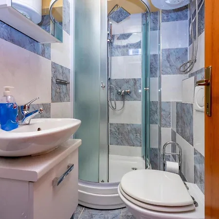 Abert Susi * 诺维·维诺多尔斯基