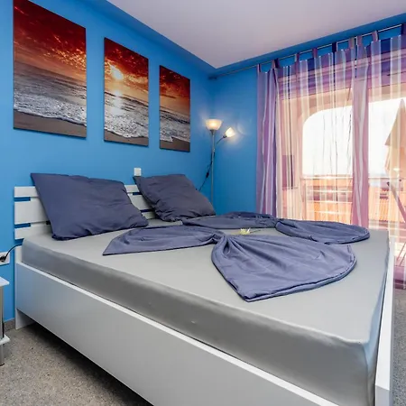 Abert Susi 诺维·维诺多尔斯基